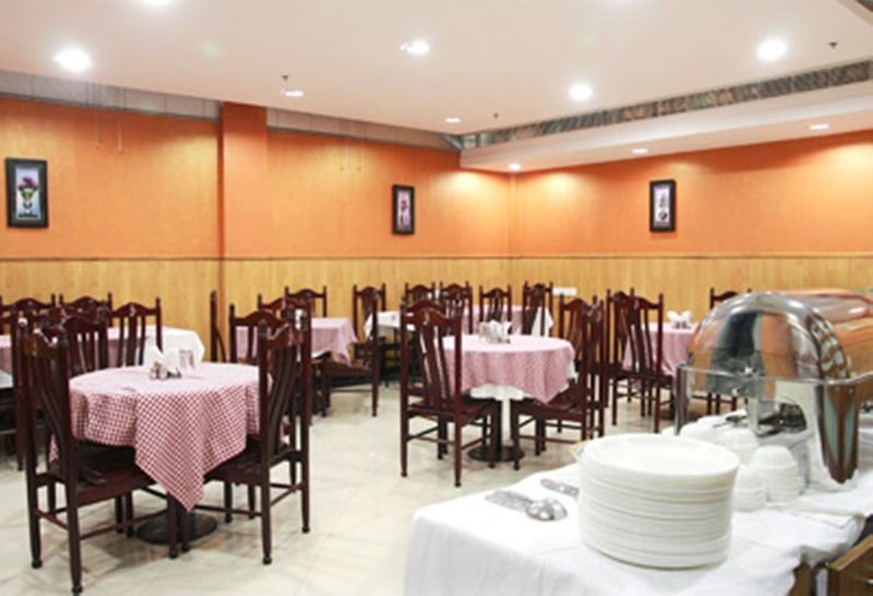 Hotel Chirag Residency Nowe Delhi Zewnętrze zdjęcie