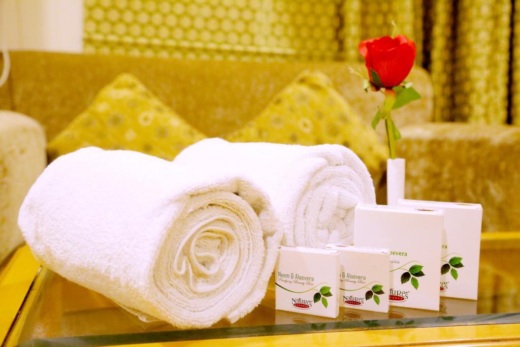 Hotel Chirag Residency Nowe Delhi Zewnętrze zdjęcie