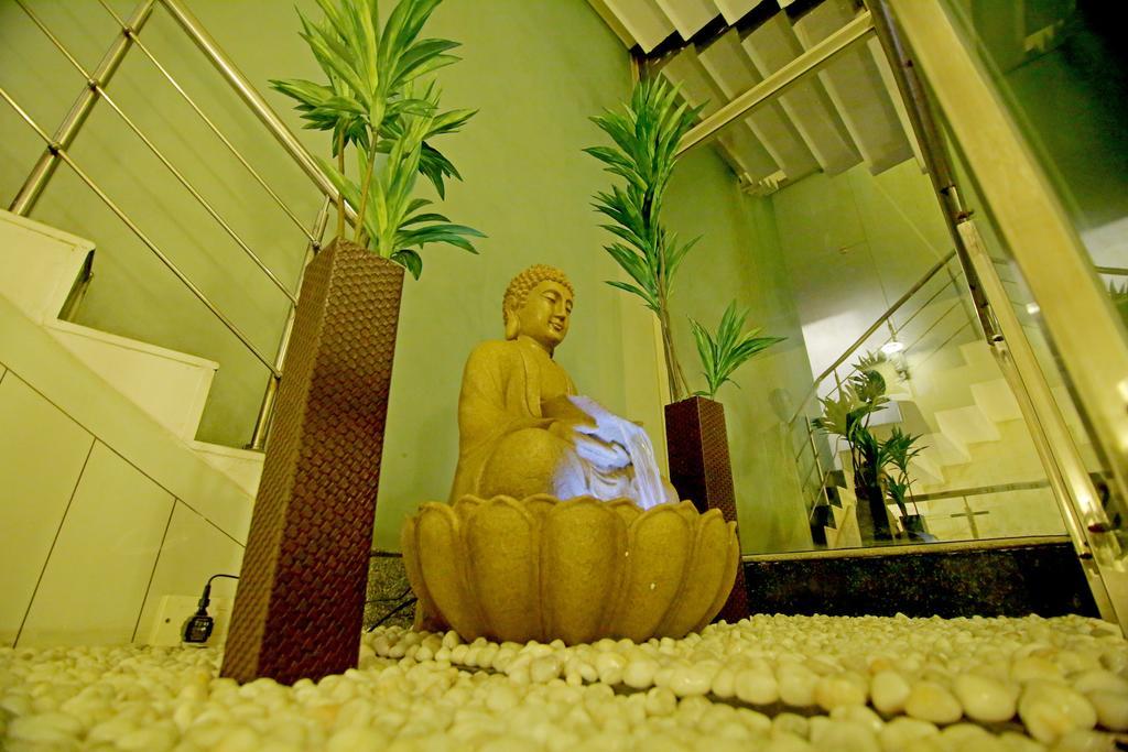 Hotel Chirag Residency Nowe Delhi Zewnętrze zdjęcie