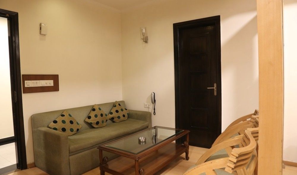 Hotel Chirag Residency Nowe Delhi Zewnętrze zdjęcie