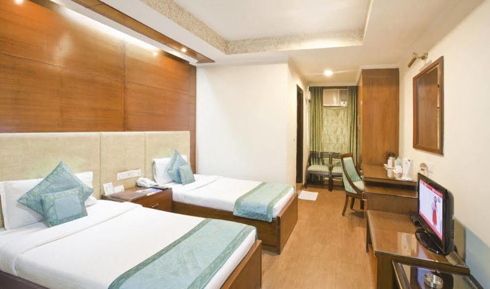 Hotel Chirag Residency Nowe Delhi Zewnętrze zdjęcie